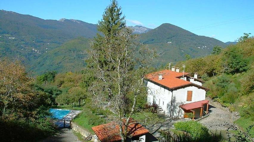 Casa vacanza per 9 persone, con giardino e piscina a Cutigliano