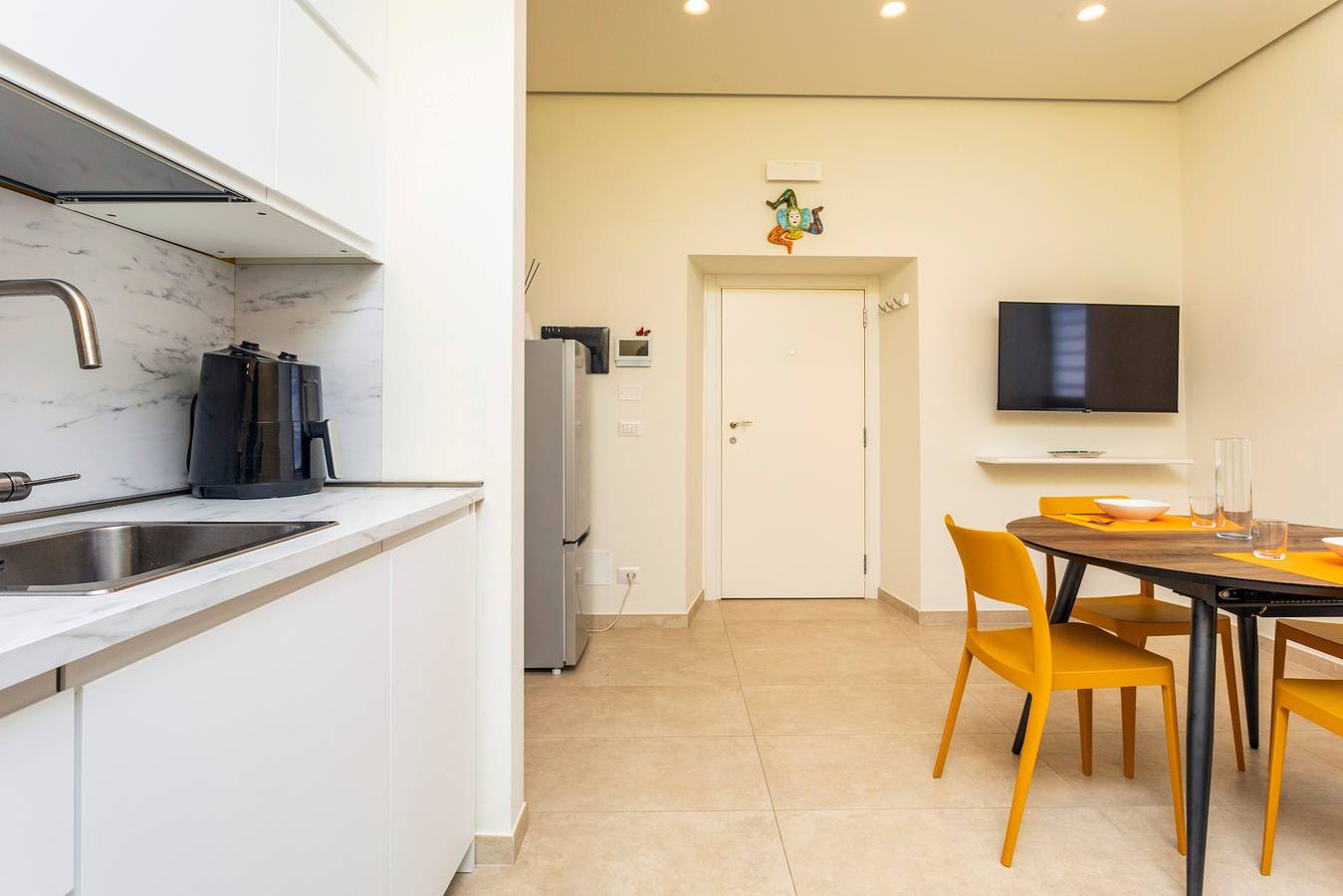 Appartement entier, Appartement « Rosemary Home - Profumi di Sicilia » avec terrasse commune, Wi-Fi et climatisation in Catane, Province de Catania