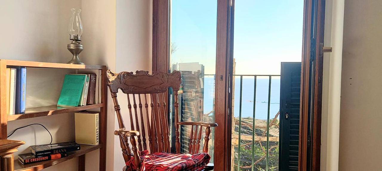 Family Room with Sea View in Minori, Costiera amalfitana