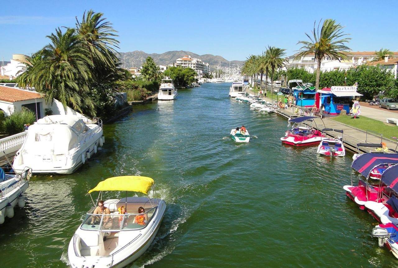 Family Bungalow in Empuriabrava, Haut-Ampurdan