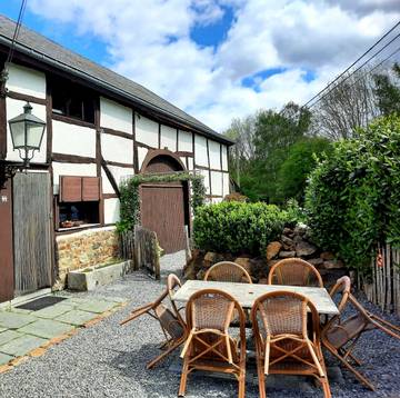 Gîte pour 6 personnes, avec terrasse ainsi que jardin et sauna dans Heyd