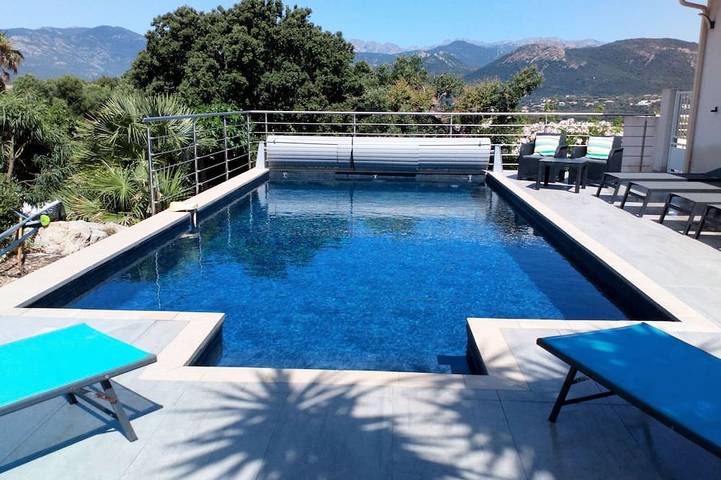 Villa for 8 people, with garden and balcony - 1