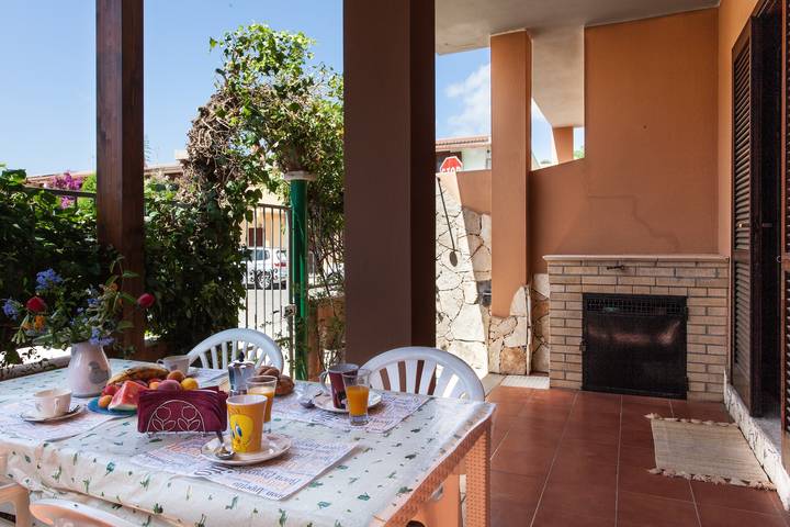 Central Holiday Home with Garden, Terrace & Balcony; Pets Allowed in Crabonaxa/Villasimius, Villasimius