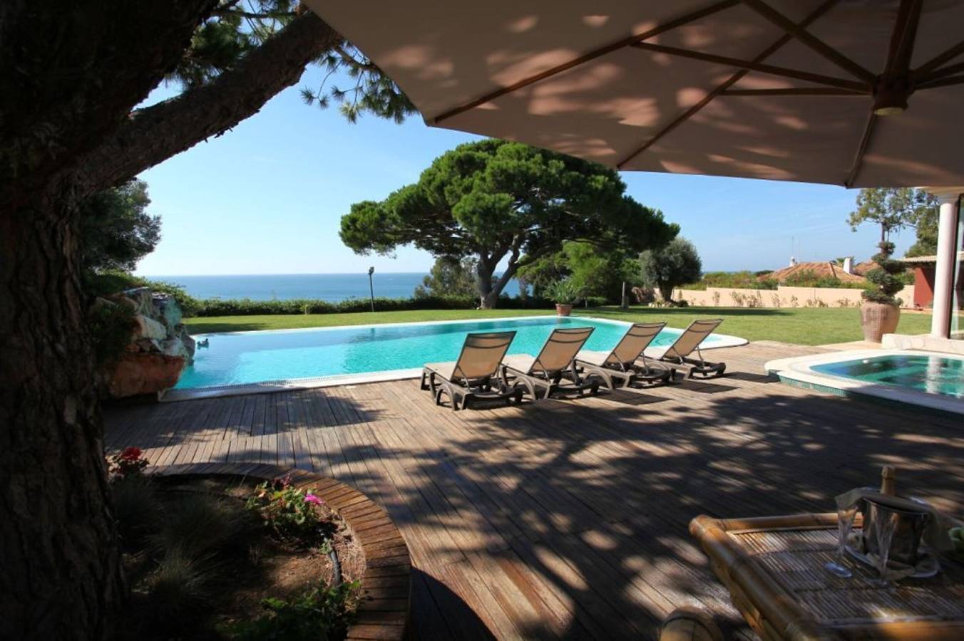 Villa voor 16 personen met tuin in Praia da Oura, Albufeira