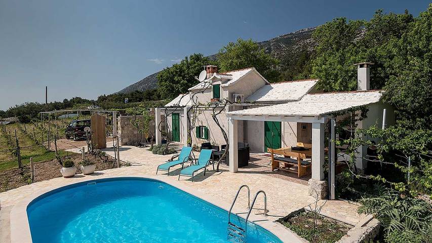 Location de vacances pour 5 personnes, avec Balcon/Terrasse et Piscine à Bol - 3