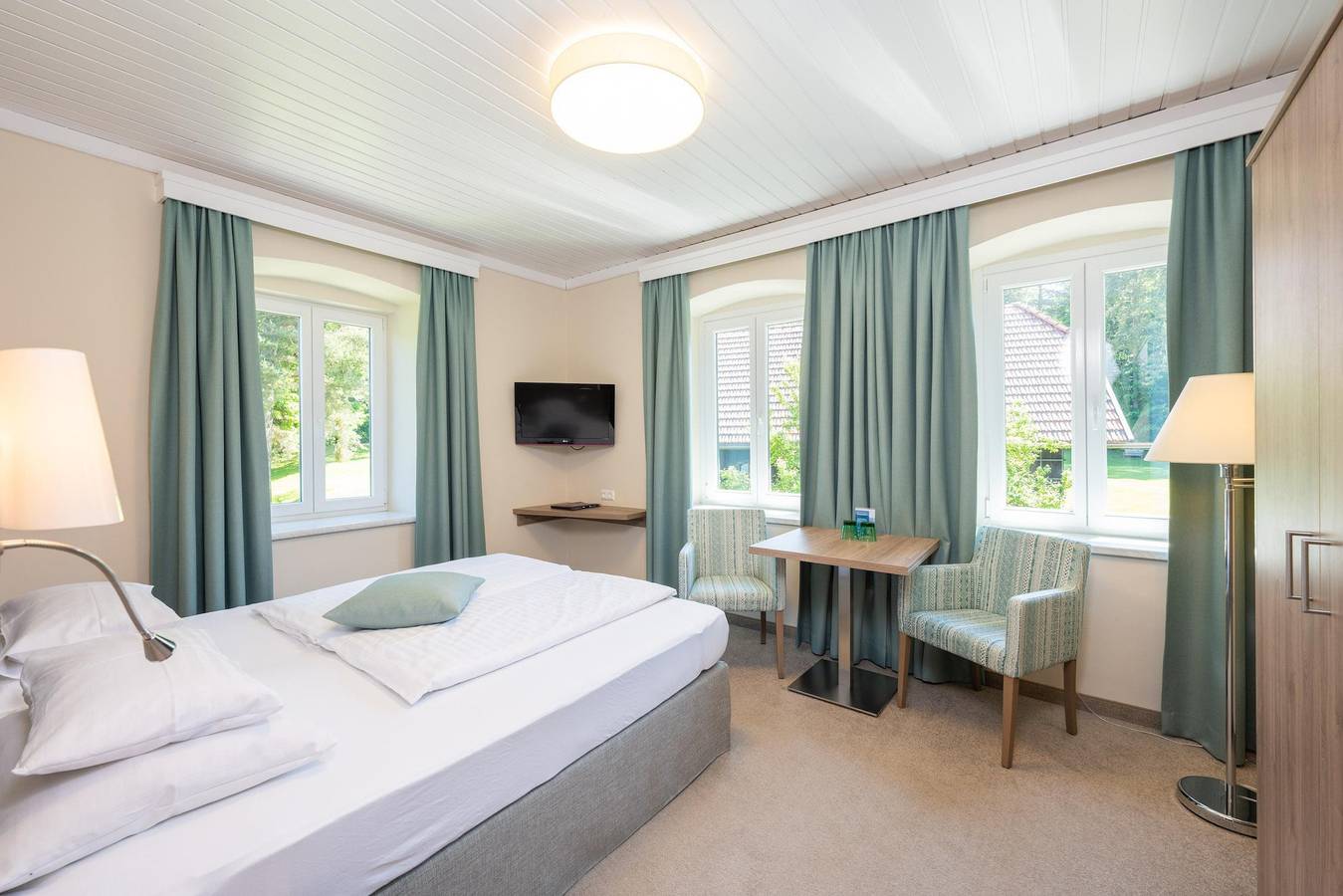 Doppelzimmer mit Seeblick (Dusche oder Badewanne) - 25 in Karavanke in Pohorje, Finkenstein am Faaker See