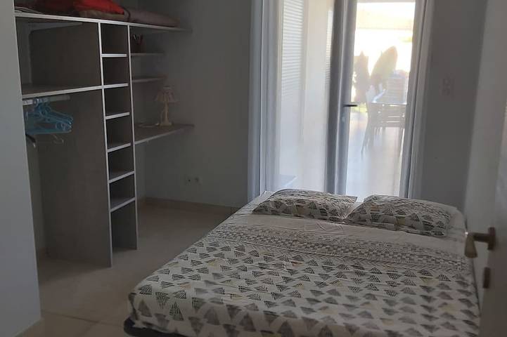 Location de vacances pour 10 personnes, avec terrasse et jardin à Cers - 4