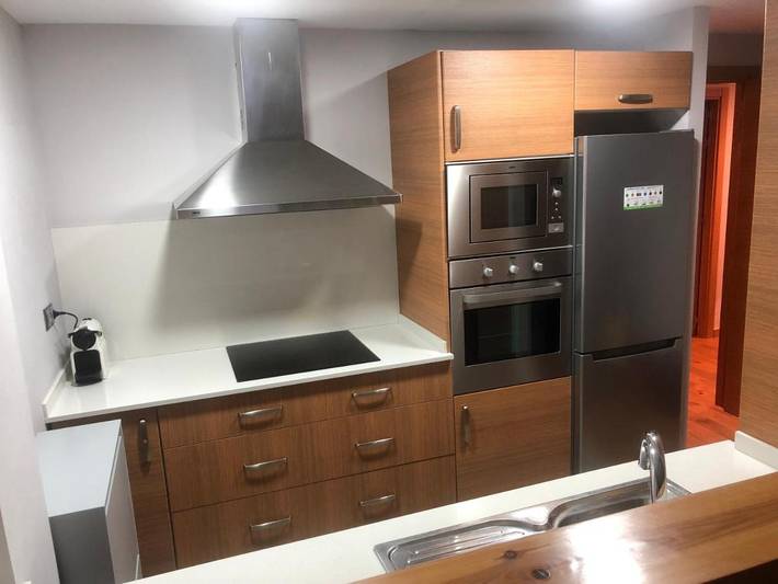 Gîte pour 6 personnes, avec vue ainsi que jardin et piscine à Sort - 4