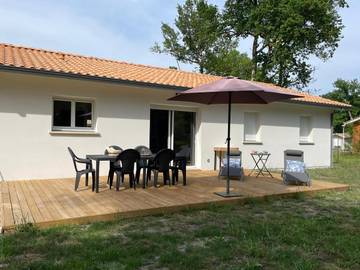 Gîte pour 6 personnes, avec vue et jardin dans Saugnacq-et-Muret