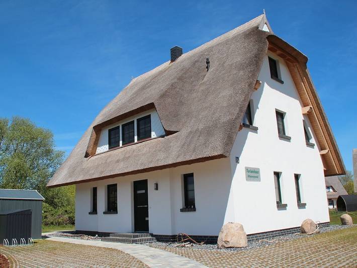 Ferienhaus für 4 Personen, mit Terrasse und Garten sowie Sauna in Dranske - 2