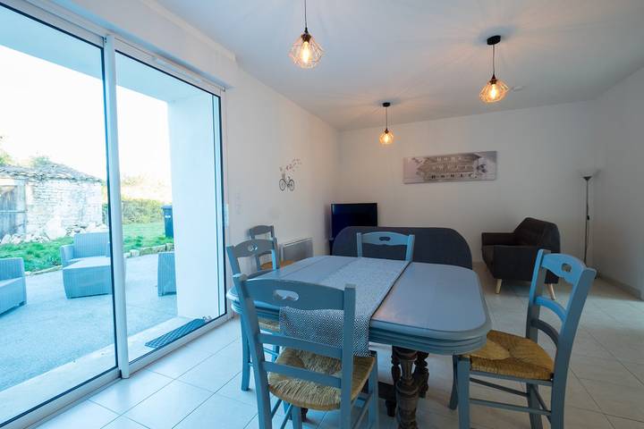 Gîte pour 6 personnes, avec terrasse et jardin à Saint-Xandre - 4