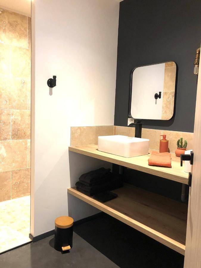 Location de vacances pour 10 personnes, avec jacuzzi et terrasse, adapté aux familles à Charlieu - 3