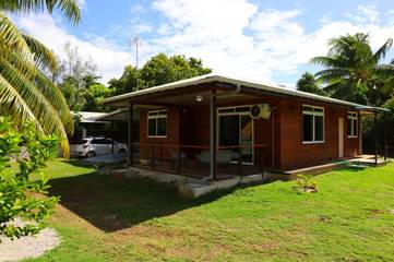 Location de vacances pour 4 personnes, avec terrasse et jardin dans Fare