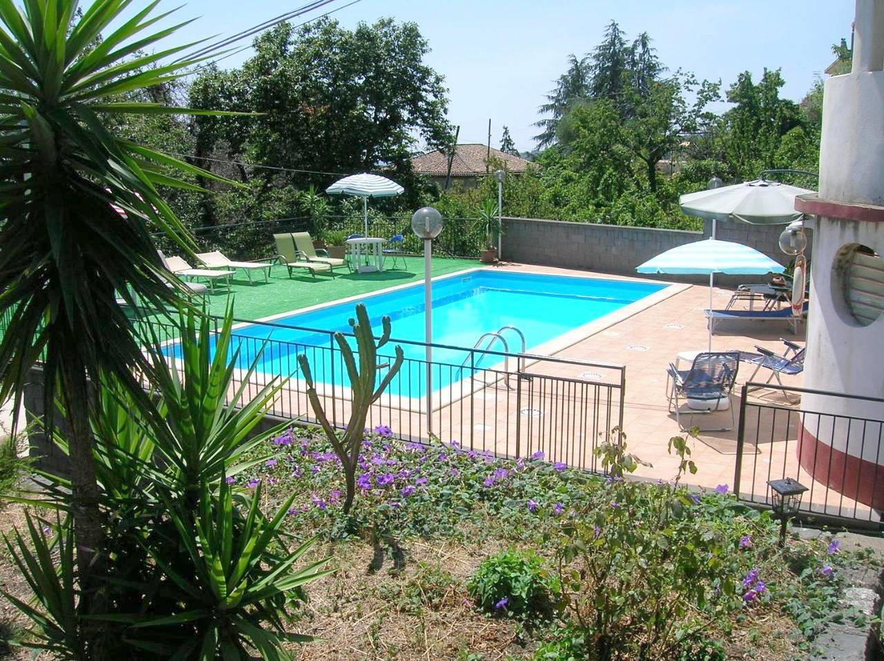 Al Villino Sunshine appartamento in villa con piscina in Sant'Alfio, Sant'Alfio (comune)