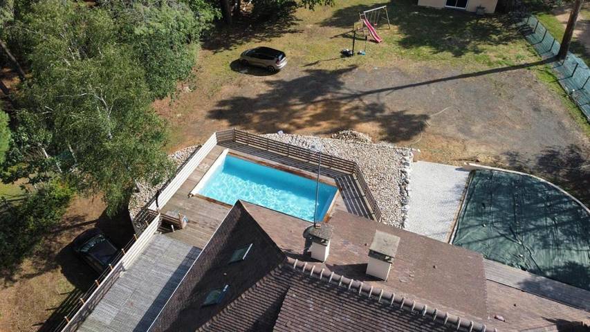 Location de vacances pour 10 personnes, avec piscine ainsi que vue et jardin à Guécélard - 2