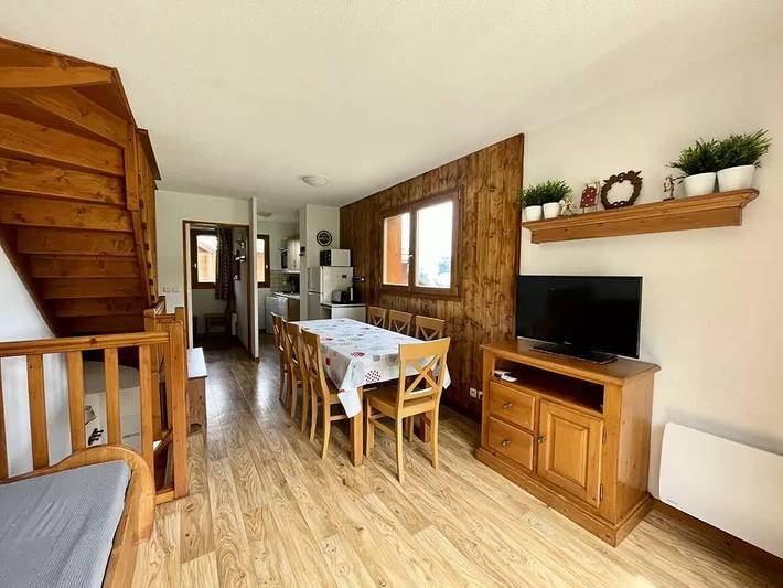 Gîte pour 8 personnes, avec piscine ainsi que vue et terrasse à Puy-Saint-Vincent - 2