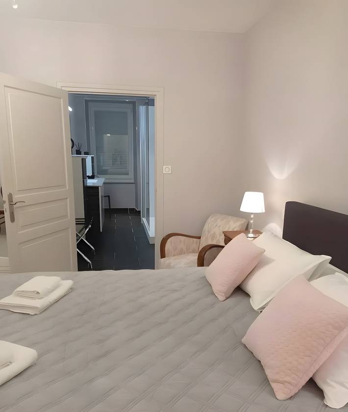 Chambre d’hôte pour 2 personnes, avec jacuzzi et jardin dans Allier - 2