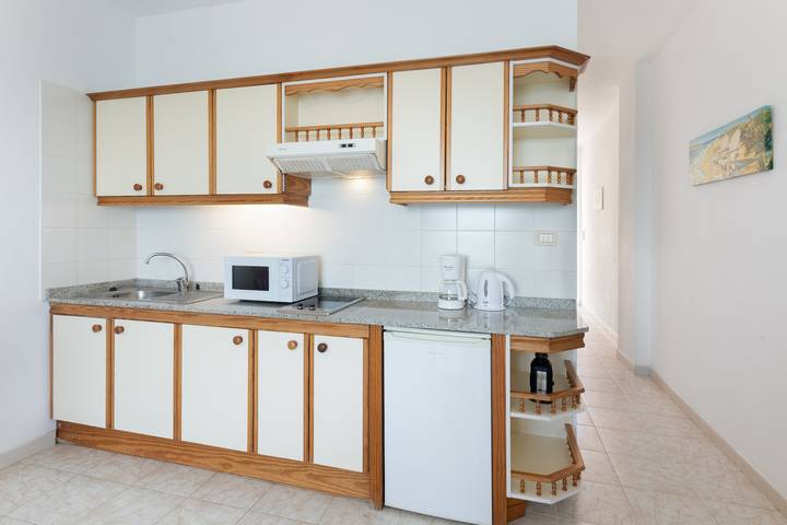 Apartamento entero, Apartamento 'La Bayana - 4' con vistas al mar, piscina compartida y Wi-Fi in Puerto Naos, Los Llanos de Aridane