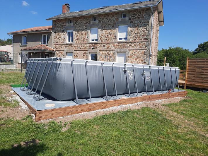 Gîte pour 10 personnes, avec Terrasse ainsi que Jardin et Piscine à Limoges