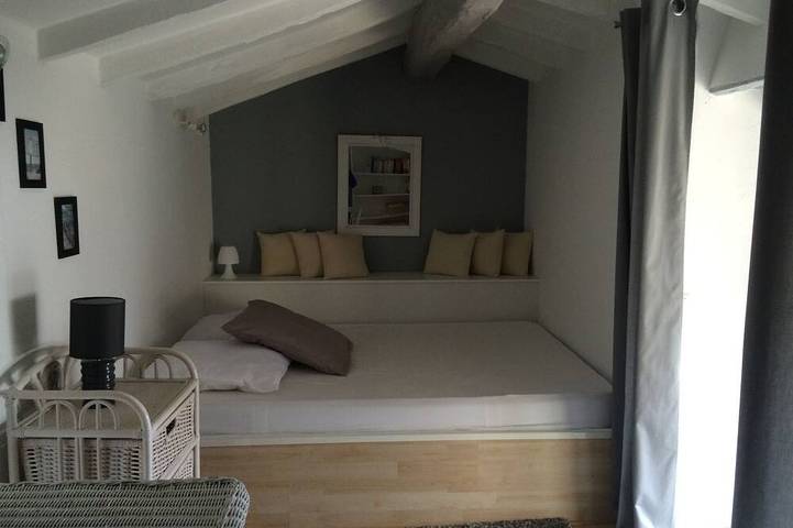 Gîte pour 8 personnes, avec jardin à Upie - 2