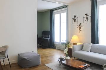 Vacation Rental for 4 Guests in Eiffel Tower, Paris, Picture 3