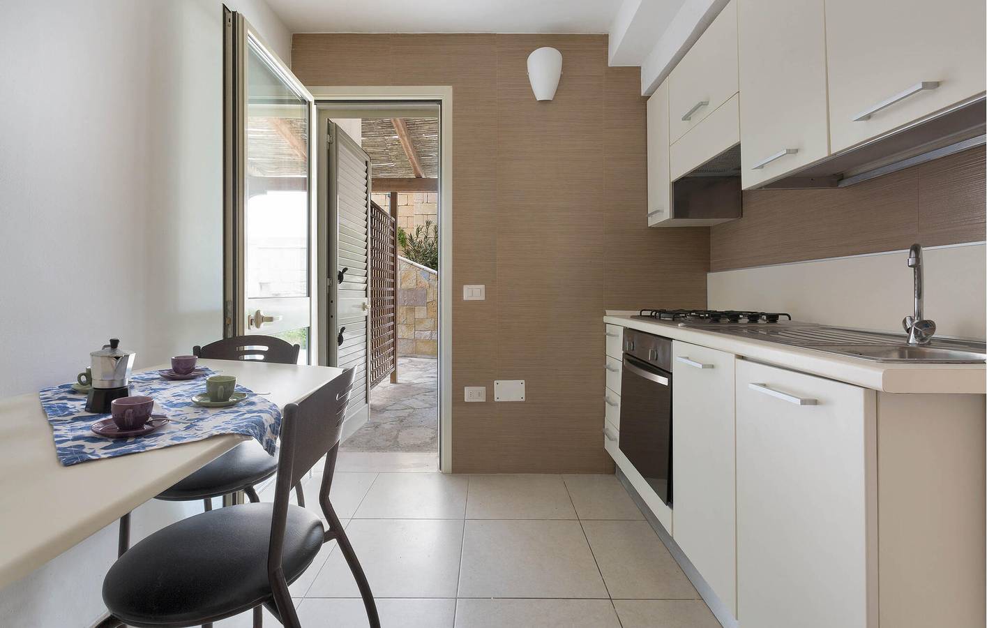 Ganze Ferienwohnung, Urlaub am Meer: Ferienwohnung mit Garten, Parkplatz und 1,5 km Entfernung zum Strand von Torre Lapillo in Scala di Furno, Porto Cesareo
