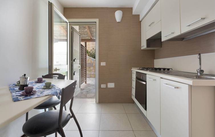 Ganze Ferienwohnung, Urlaub am Meer: Ferienwohnung mit Garten, Parkplatz und 1,5 km Entfernung zum Strand von Torre Lapillo in Scala di Furno, Porto Cesareo