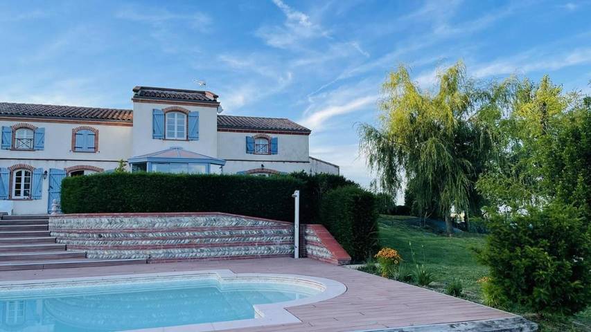 Location de vacances pour 4 personnes, avec piscine et jardin à Nailloux