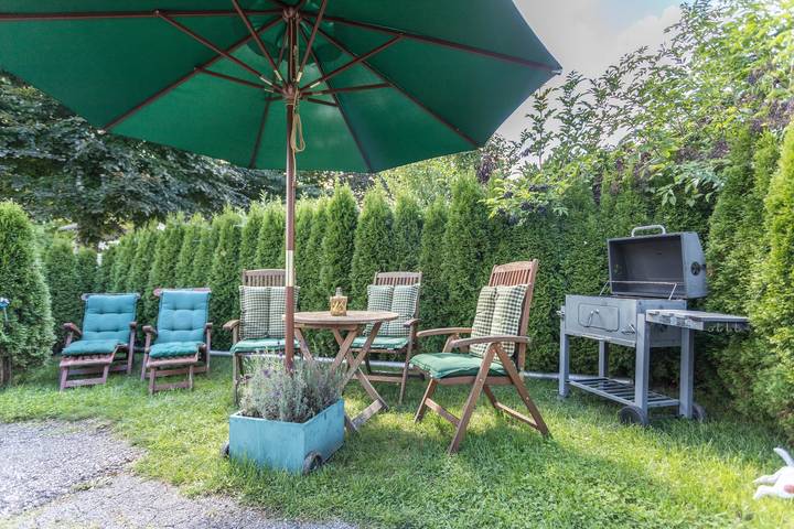 Ganze Wohnung, Gemütliches liebevolles Apartment mit Balkon und Bergblick zwischen Chiemsee und Bergen in Bernau am Chiemsee, Chiemsee