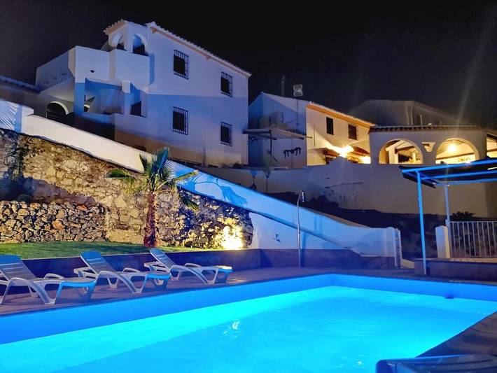 Chalet para 4 personas, con piscina además de vistas y jardín en Sierras Subbéticas - 3