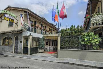 Hôtel pour 4 personnes, avec balcon et vue à Torre Pellice