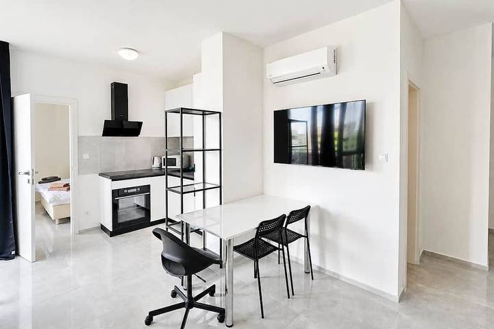 Ganze Wohnung, 2 room Apartment with AC, Vienna Gate 4 in Bratislava, Bratislava und Umgebung
