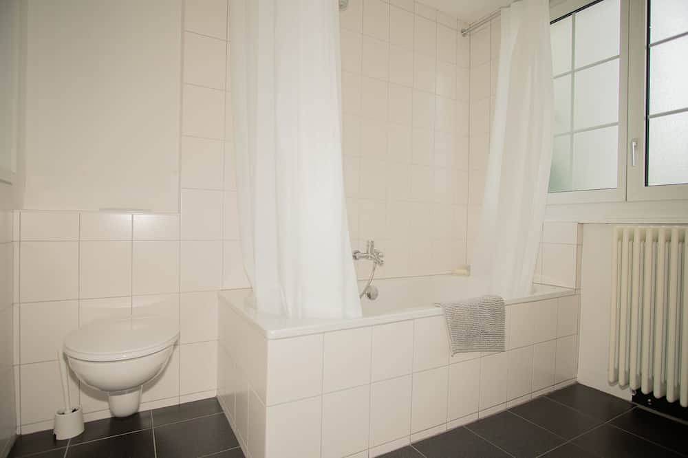 Appartamento intero, Quiet and modern apartment right next to the park in Basilea, Aargau-Basel