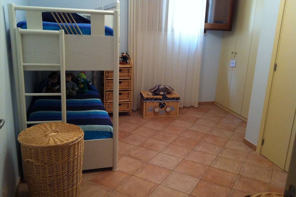 Ganze Wohnung, Reihenhaus in ruhiger Wohnanlage nur 200 Meter vom Meer entfernt, 6/7 Betten in San Vito Lo Capo, Trapani Provinz