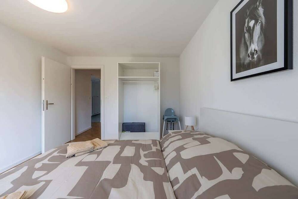 Ganze Wohnung, Bright Lake Thun Apartment|Walk to Lake + Parking in Thun, Thunersee