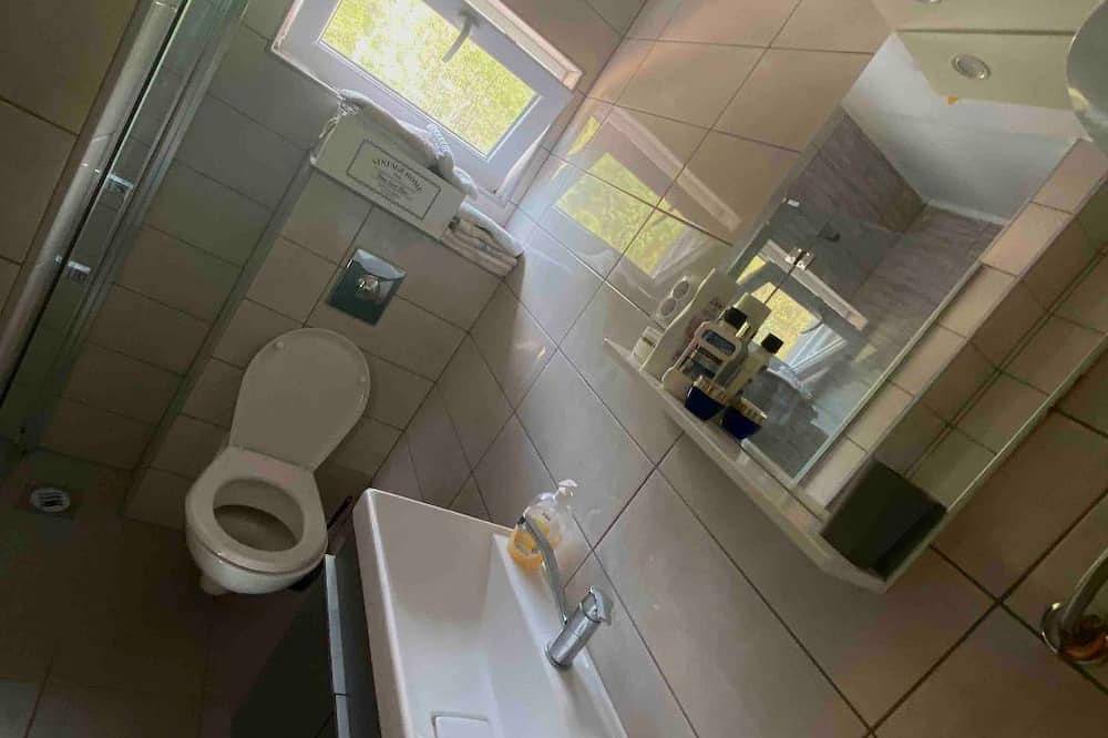 2-Bedroom House with Pool&Jacuzzi in Peaceful Kotlenice near Split town in Dalmatinisches Zagora