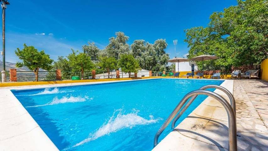 Ferienhaus für 9 Personen, mit Pool und Garten sowie Ausblick - 1