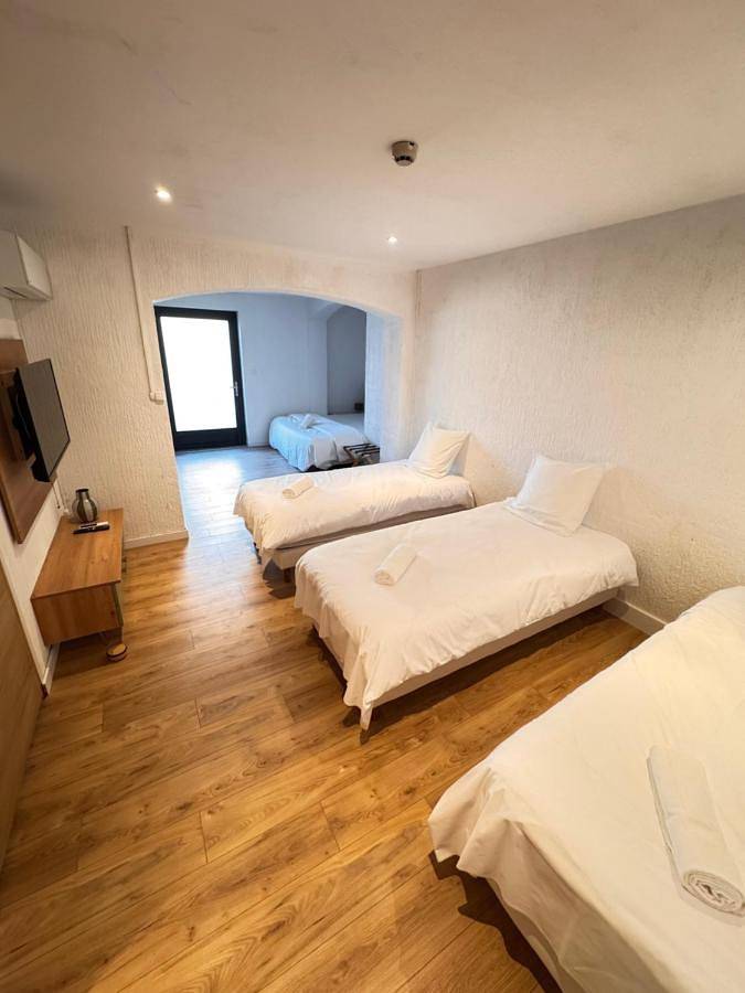 Hôtel pour 2 personnes, avec jardin et vue, animaux acceptés à Les Salles-sur-Verdon - 3