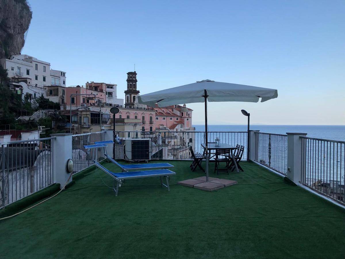 Appartamento intero, Apartment with Terrace in Atrani, Sorrento Coast