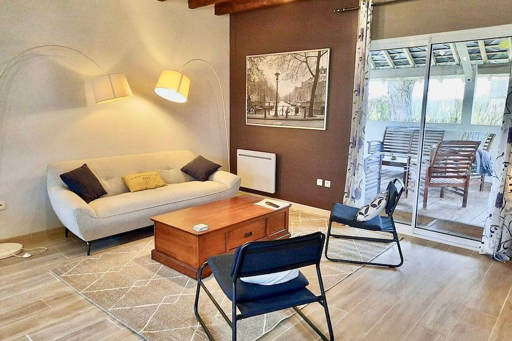 Gîte confortable près de Saumur : 2 chambres, jardin clos, terrasse, proche sites touristiques in Brain-sur-Allonnes, Vallée de la Loire