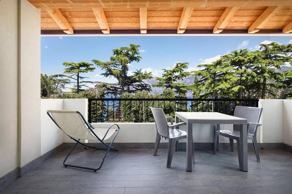 Entire apartment, The essence apartments n15 in Malcesine, Garda Mountains