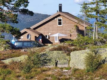 Ferienhaus für 6 Personen, mit Seeblick und Sauna sowie Garten und Ausblick in Ost-Norwegen