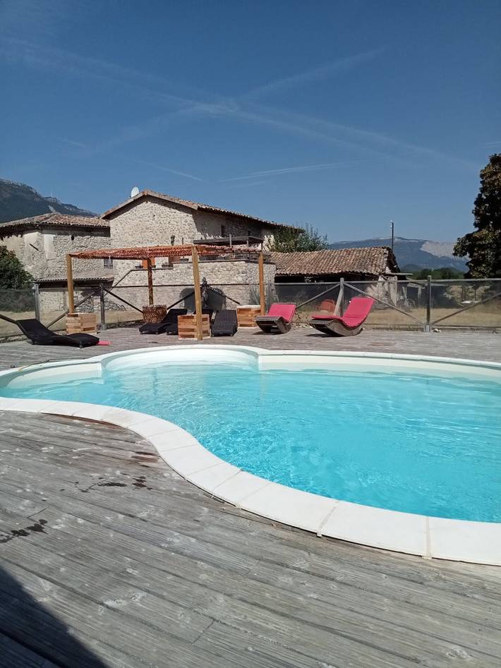 Gîte pour 6 personnes, avec jardin ainsi que piscine et terrasse dans Montlaur-en-Diois