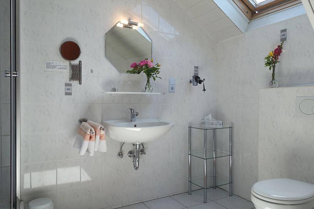 Weingut-Pension Heinz Dostert - Double room in Nittel, Landkreis Trier-Saarburg