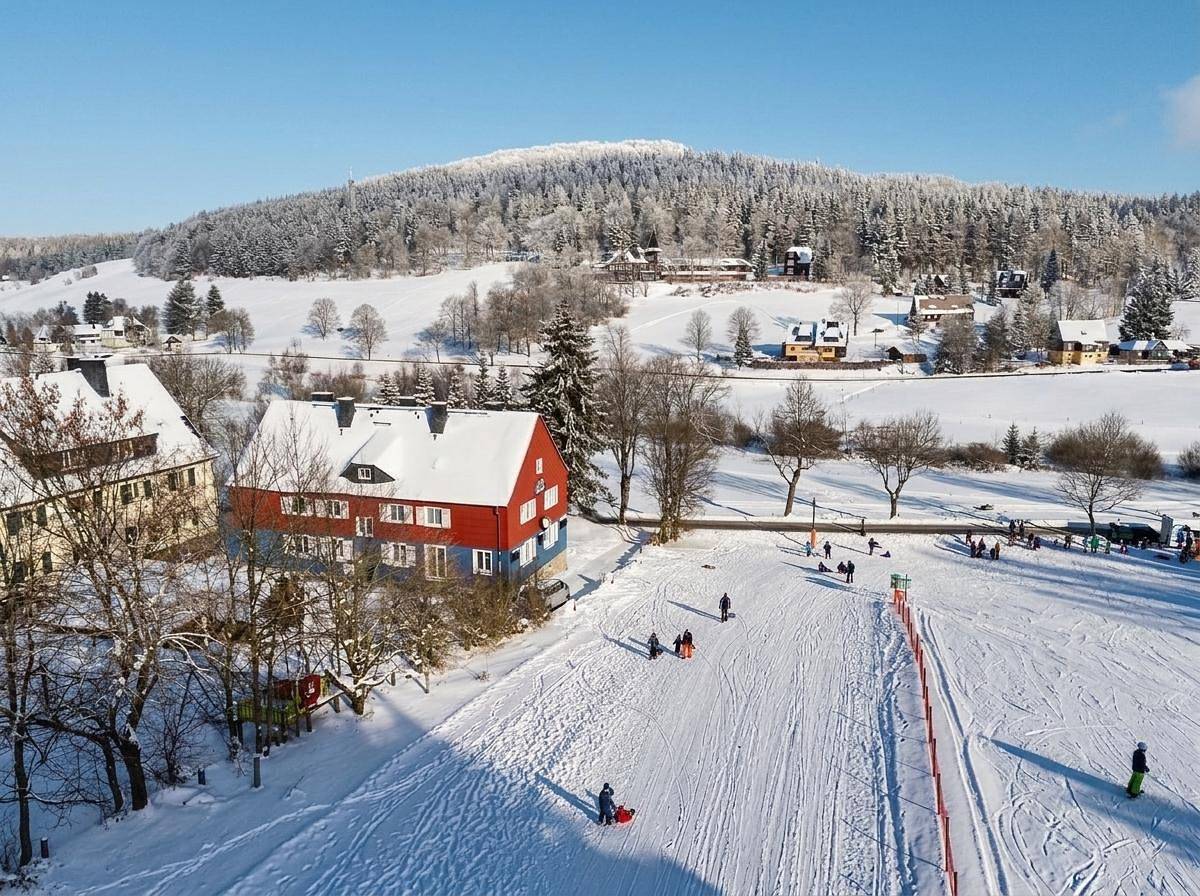 Ganze Ferienwohnung, Ski-In Familienwohnung mit Kamin im Erzgebirge in Altenberg, Osterzgebirge