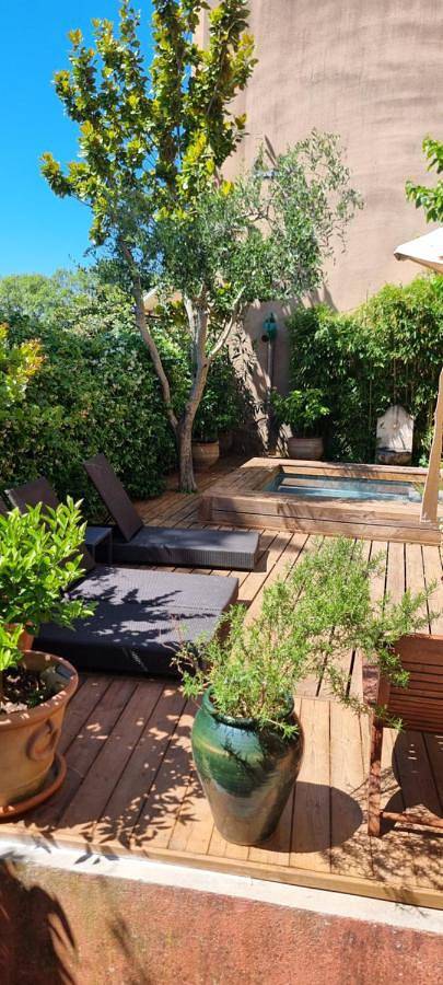 Location de vacances pour 2 personnes, avec Terrasse et Jardin ainsi que Piscine et Vue à Flassans-sur-Issole - 3