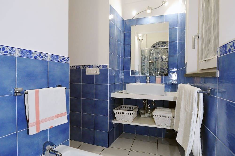 Cozy home in a historic building in the heart of Amalfi, steps from the sea in Spiaggia libera Amalfi (Amalfi), Amalfi