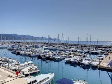 Gîte pour 4 personnes, avec piscine et terrasse dans Port de Bormes les Mimosas