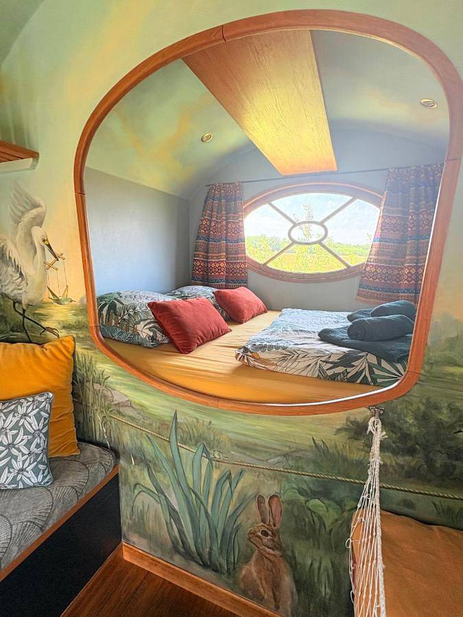 Location de vacances pour 2 personnes, avec jardin ainsi que vue et piscine à Beaulon - 4