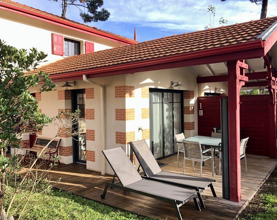 Bassin d'Arcachon, élégante maison climatisée, piscine, parking in La Teste-de-Buch, Région d'Arcachon